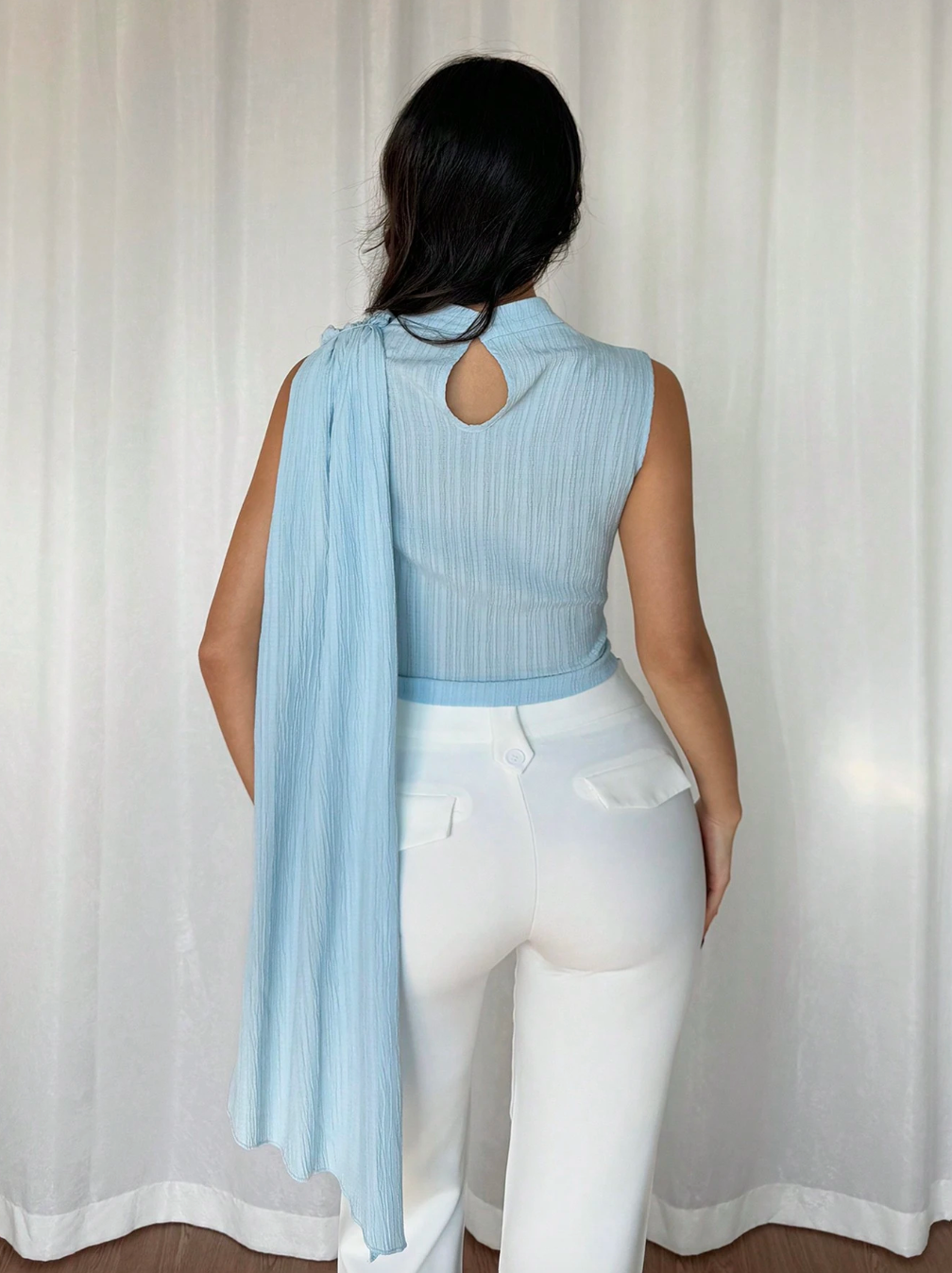 Elegant Round Neck Pleated Design Sleeveless Blouse Top