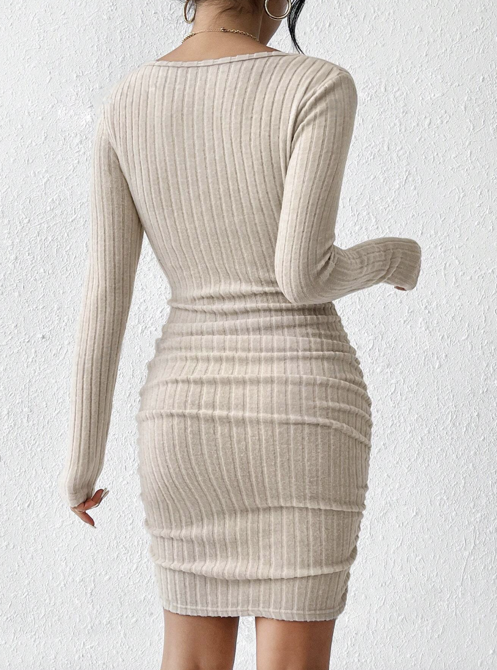 Solid Color V-neck Pleated Bodycon Dress (Body fitted )