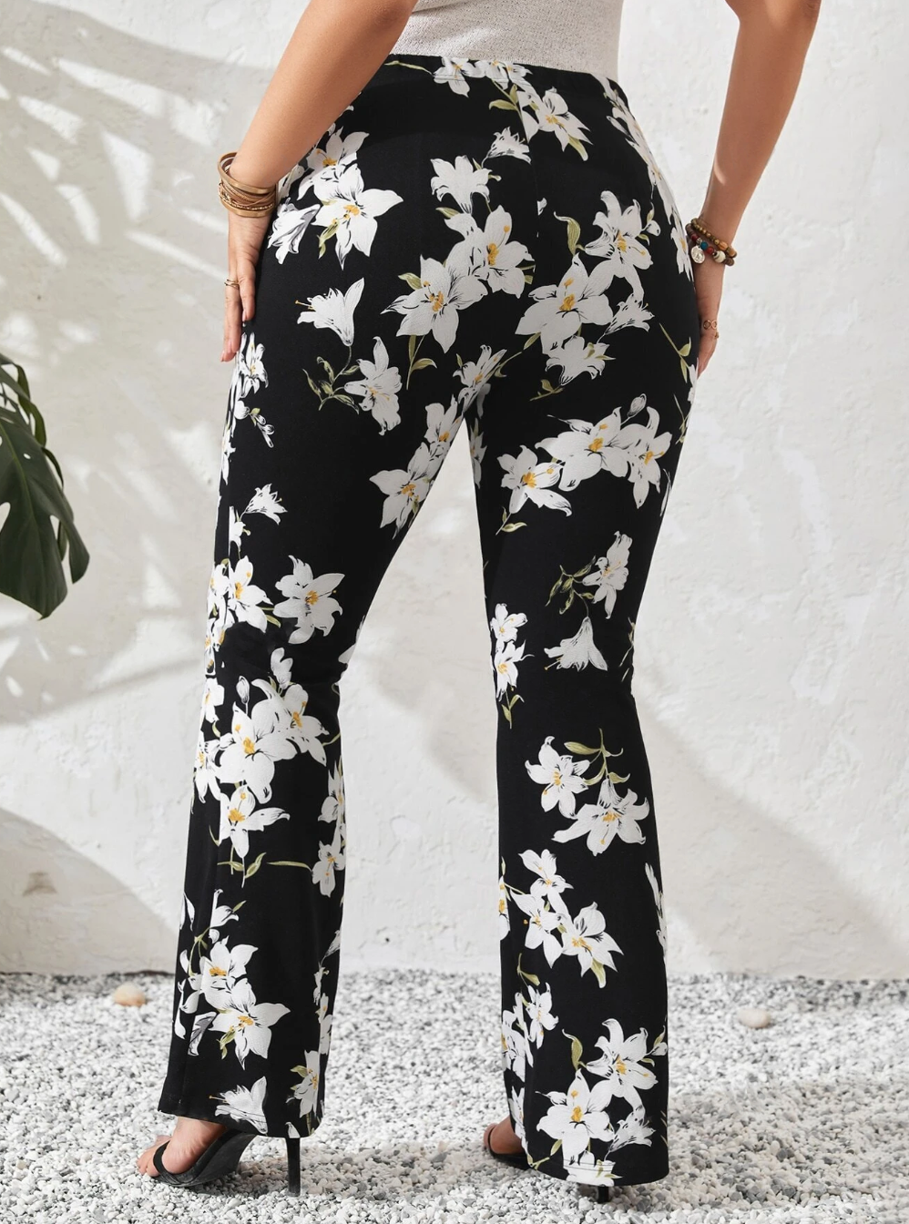 Plus Size Floral Print Flare Leg Pants