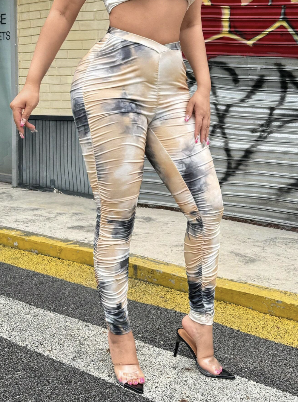 Tie-Dye Printed & Pleated Leggings With High Waisted V-Cut