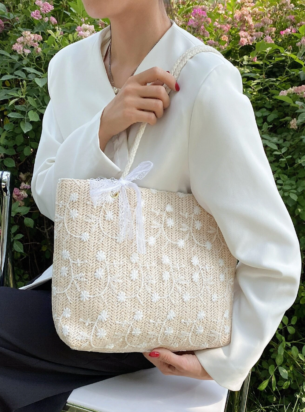 Flowers Embroidery Bow Decor Straw Shoulder Tote Bag