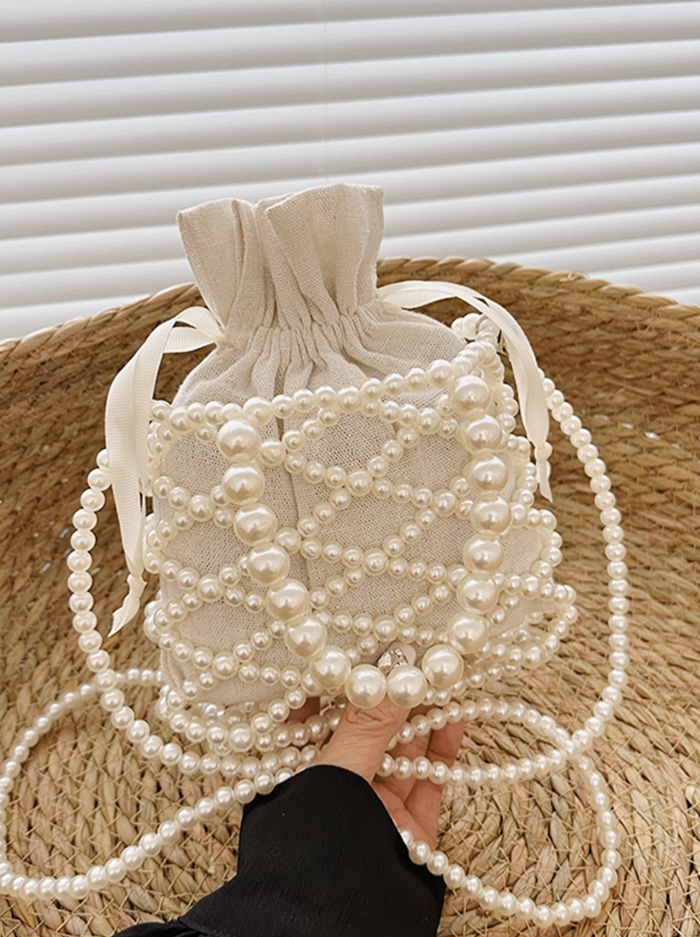 Elegant Pearl Decorated Handbag