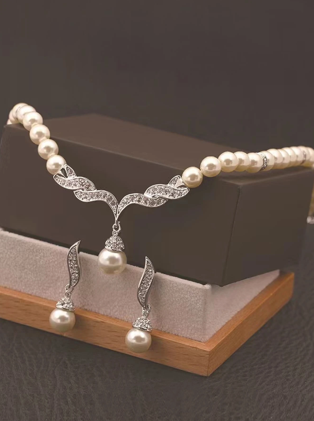 Glass Pearl With Rhinestones Necklace Earring Set - 1 Necklace & 1 Pair Earrings