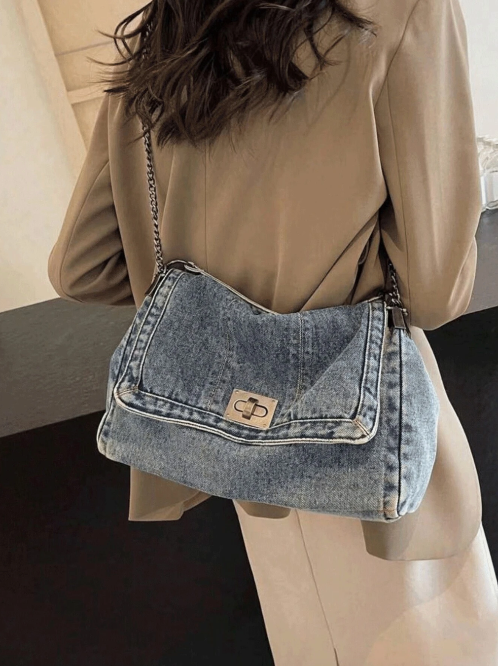 Solid Color Metal Chain Shoulder Bag